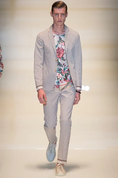 Look 29